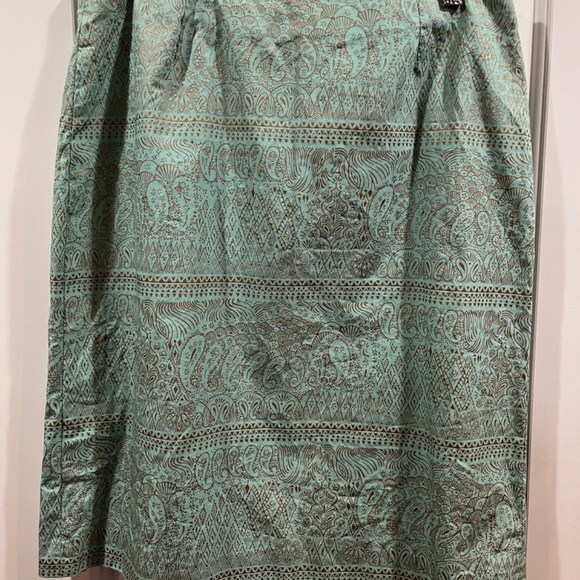 Skirt - Picture 3 of 3